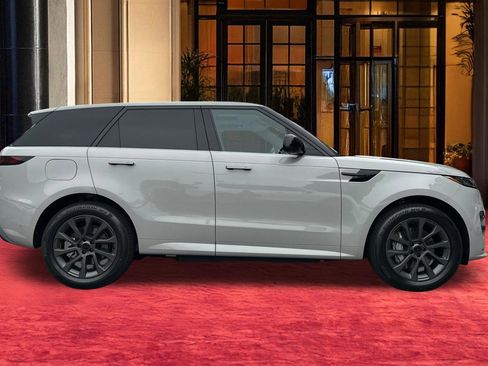 New 2026 Land Rover Range Rover Sport Dynamic SE image 9