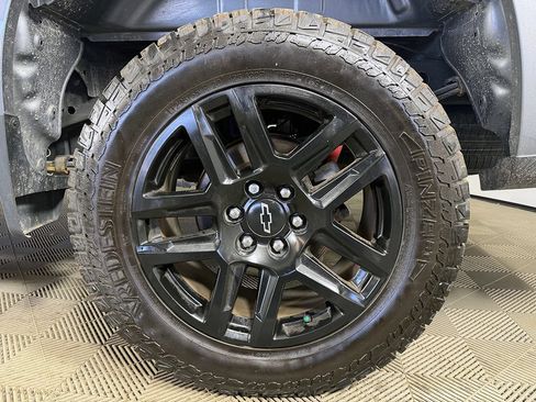Used 2022 Chevrolet Silverado 1500 Custom Trail Boss AWD/4WD image 15