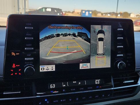 Used 2023 Toyota Sienna Platinum image 8