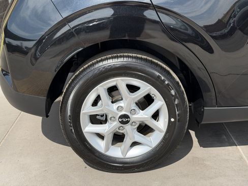 Used 2025 Kia Soul S FWD image 15