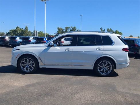 New 2026 BMW X7 xDrive40i w/ Premium Package image 9
