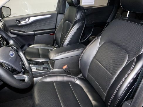 Certified 2024 Ford Escape Platinum image 25