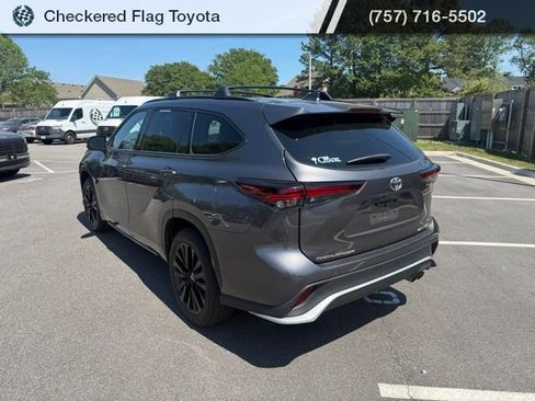 Used 2024 Toyota Highlander XSE image 6