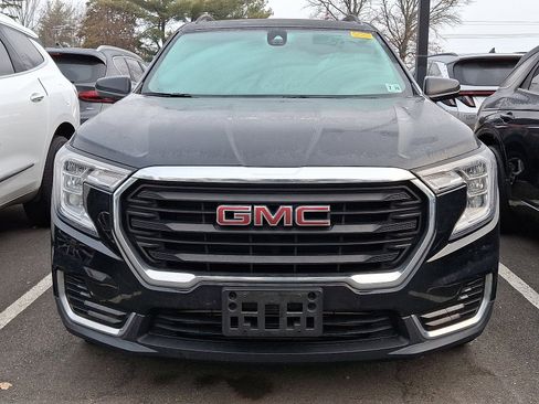 Certified 2022 GMC Terrain SLE w/ Driver Convenience Package image 3