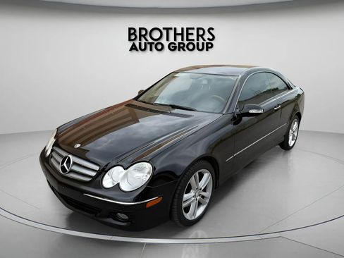 Used 2009 Mercedes-Benz CLK 350 Coupe image 5