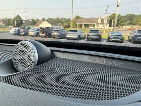 Used 2022 Volvo XC90 T8 R-Design w/ Advanced Package image 30