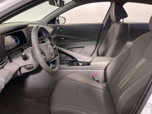 Certified 2026 Hyundai Elantra Hybrid FWD image 12