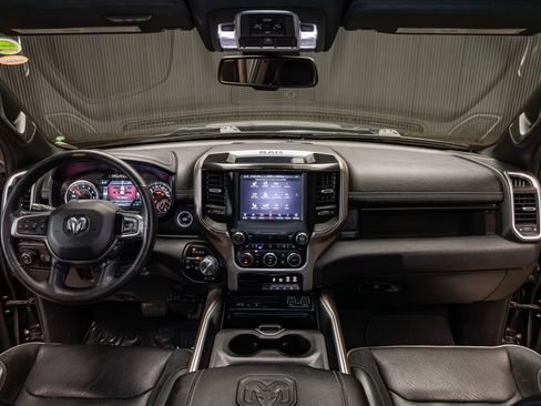 Used 2019 RAM 1500 Laramie w/ Sport Appearance Package AWD/4WD image 14