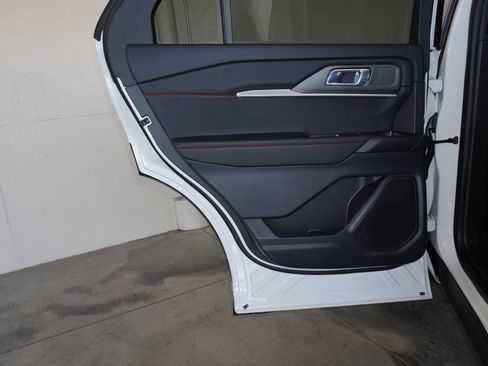 New 2026 Ford Explorer ST-Line w/ ST-Line Street Pack image 39