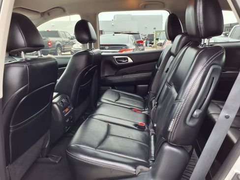 Used 2020 Nissan Pathfinder SL AWD/4WD image 19