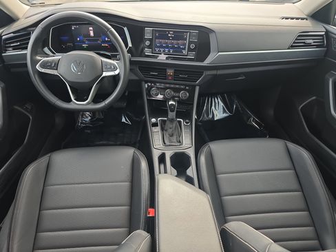 Used 2022 Volkswagen Jetta SE w/ Panoramic Sunroof Package FWD image 18