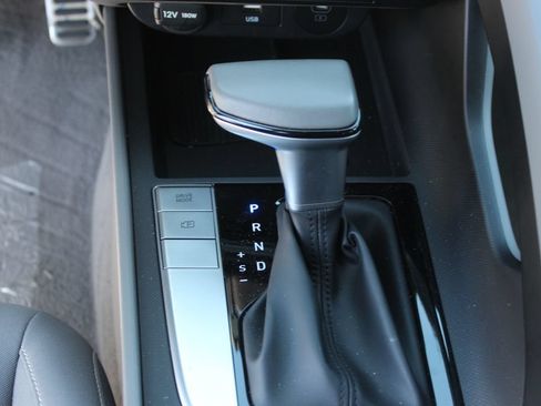 Used 2025 Hyundai Elantra Sport FWD image 18