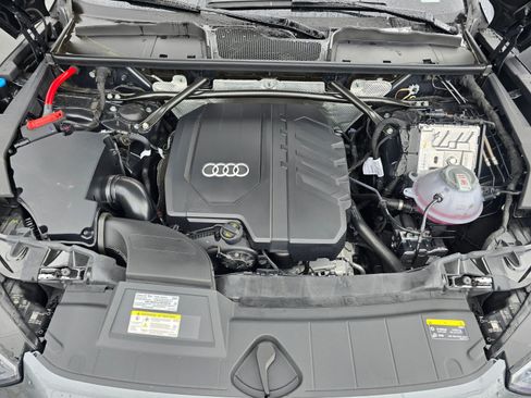 Certified 2025 Audi Q5 2.0T Premium w/ Convenience Plus Package AWD/4WD image 9