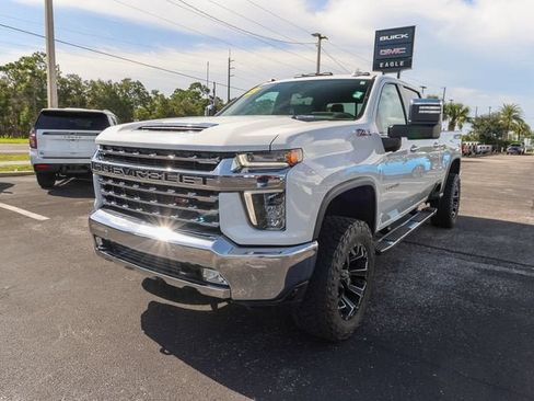 Used 2023 Chevrolet Silverado 2500 LTZ AWD/4WD image 3