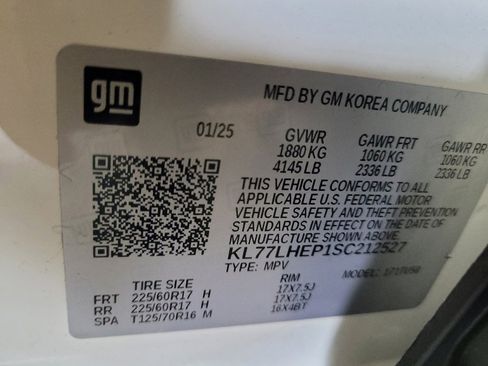 Used 2025 Chevrolet Trax LT FWD image 33