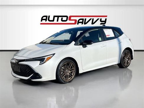 Used 2025 Toyota Corolla Hatchback image 3