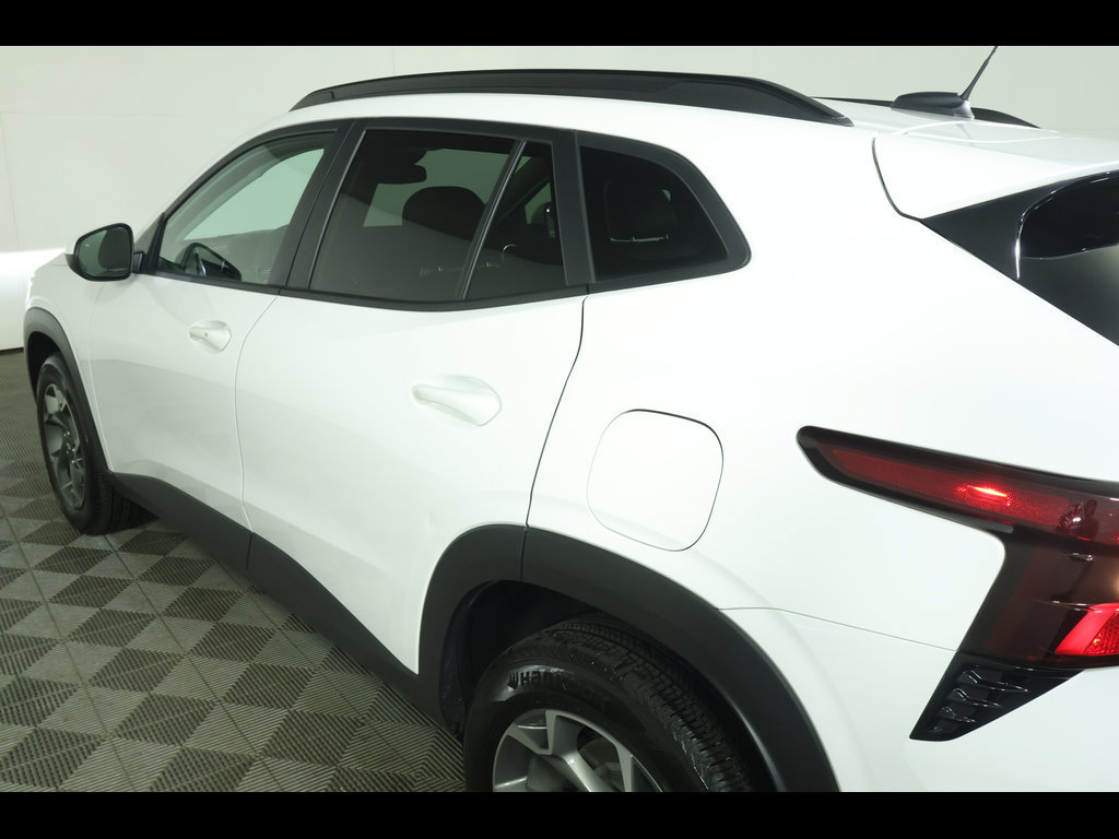 Used 2025 Chevrolet Trax LT w/ Driver Confidence Package FWD image 14