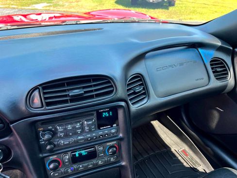 Used 2002 Chevrolet Corvette Convertible w/ Preferred Equipment Group2 image 26