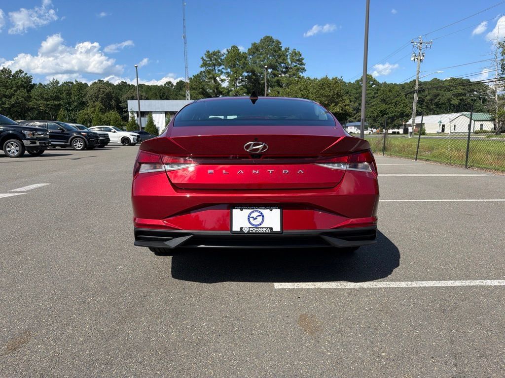 Certified 2023 Hyundai Elantra SEL w/ Preferred Accessory Package FWD image 10