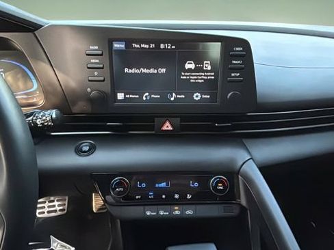 Used 2025 Hyundai Elantra Sport FWD image 25