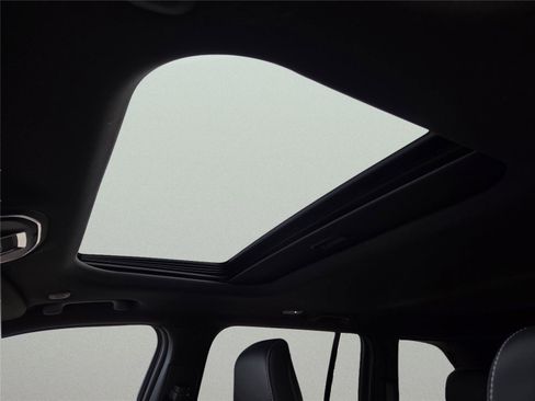 New 2025 Jeep Grand Cherokee Altitude image 44