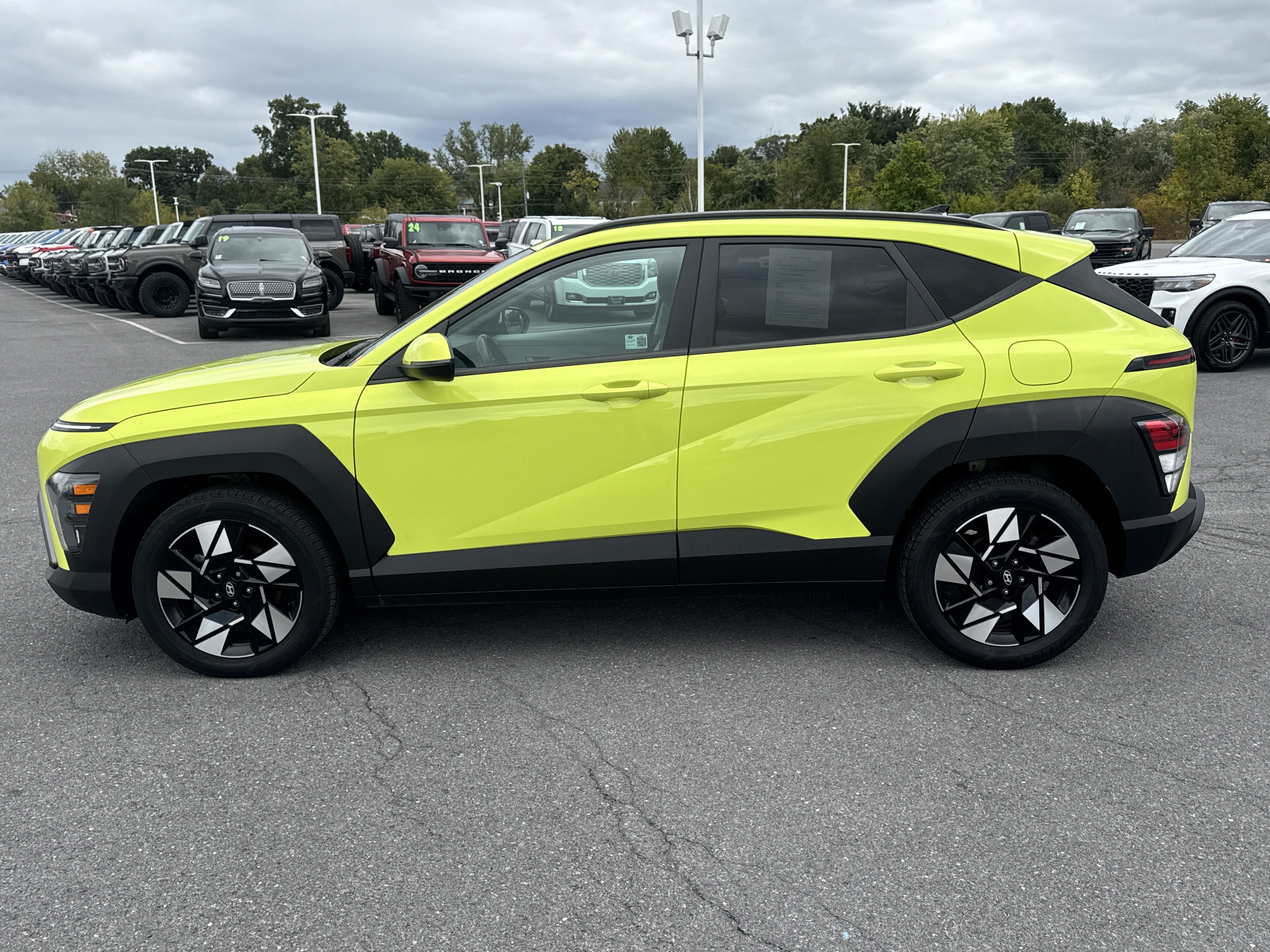 Used 2024 Hyundai Kona SEL w/ Convenience Package FWD image 7