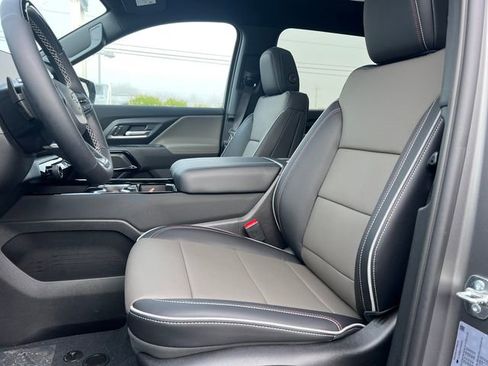 New 2026 Chevrolet Silverado EV Trail Boss w/ Premium Package AWD/4WD image 4