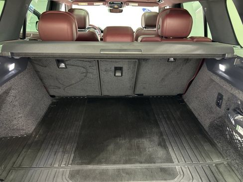 Used 2025 Land Rover Range Rover SE image 18