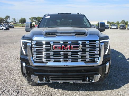 New 2026 GMC Sierra 2500 Denali w/ Denali Reserve Package image 12