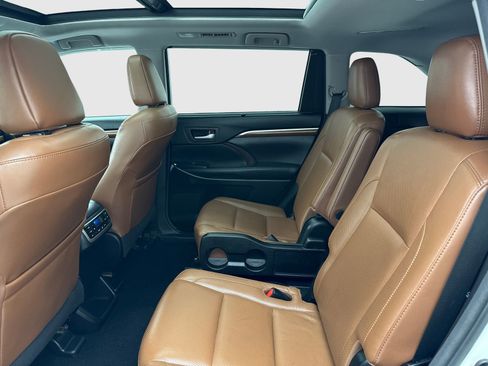 Used 2018 Toyota Highlander Limited Platinum AWD/4WD image 37