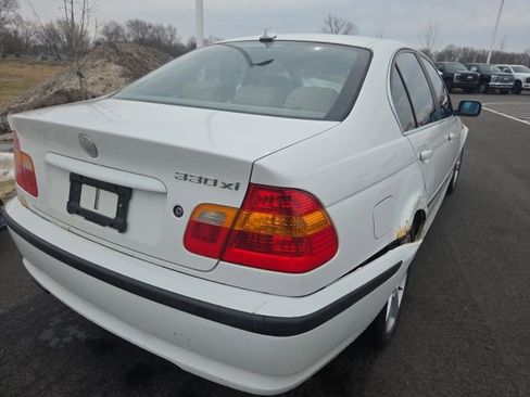 Used 2004 BMW 330xi Sedan image 6