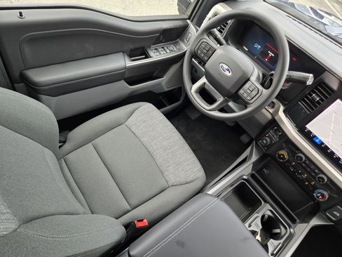 New 2026 Ford F250 XLT w/ XLT Premium Package image 19