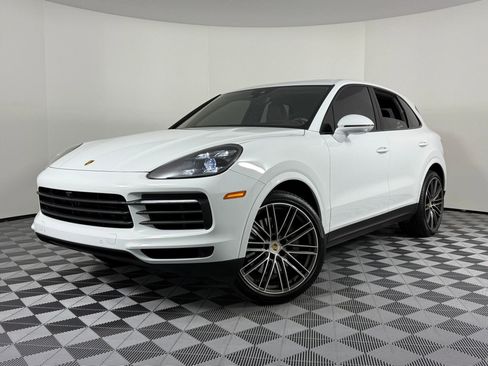 Used 2023 Porsche Cayenne S image 1