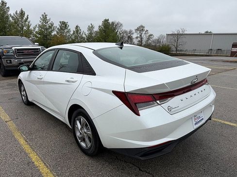 Used 2022 Hyundai Elantra SE image 6