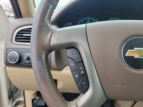 Used 2013 Chevrolet Avalanche LTZ image 22