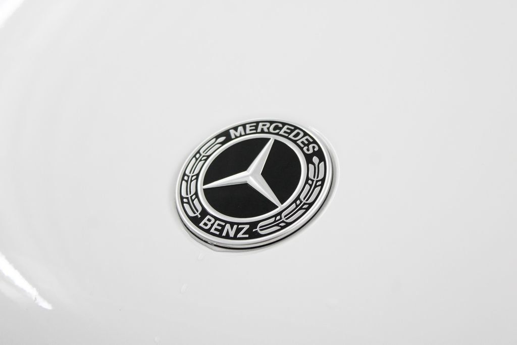 Used 2025 Mercedes-Benz GLC 300 image 36