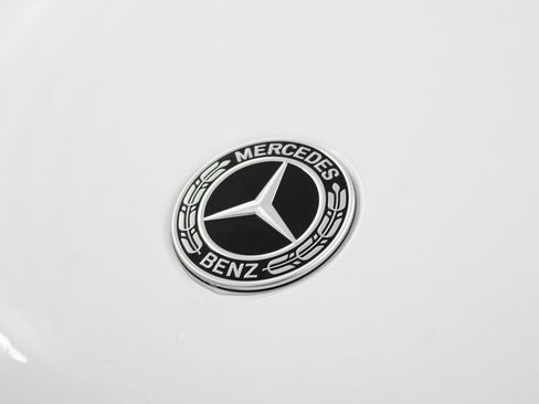 Used 2025 Mercedes-Benz GLC 300 image 36