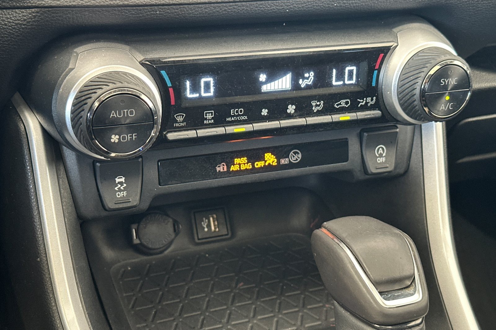 Certified 2024 Toyota RAV4 XLE Premium AWD/4WD image 19