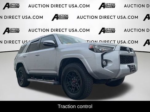 Used 2018 Toyota 4Runner SR5 Premium AWD/4WD image 3