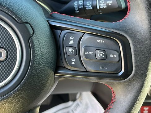 Used 2024 Jeep Wrangler Unlimited Rubicon image 11