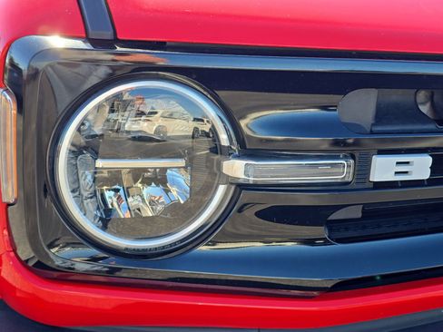 Used 2023 Ford Bronco Outer Banks image 7