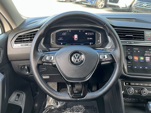 Certified 2019 Volkswagen Tiguan SEL Premium image 16
