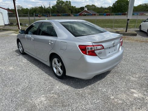 Used 2014 Toyota Camry SE image 7