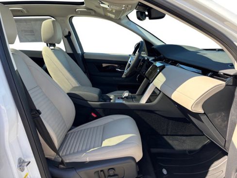 Used 2025 Land Rover Discovery Sport S image 20