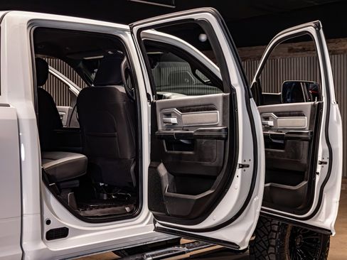 Used 2022 RAM 2500 Big Horn w/ Level A Equipment Group image 28