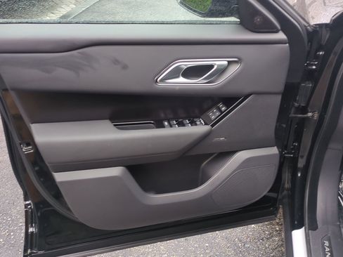 New 2026 Land Rover Range Rover Velar Dynamic SE image 11