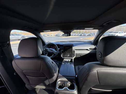 Used 2024 GMC Acadia Elevation w/ Luxury Package image 9