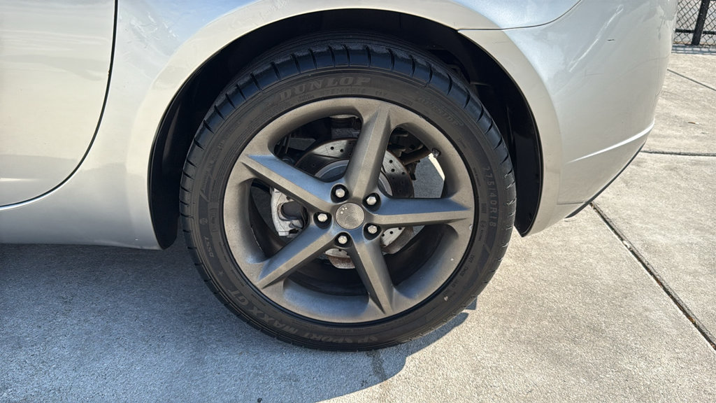 Used 2008 Saturn Sky Red Line RWD image 17