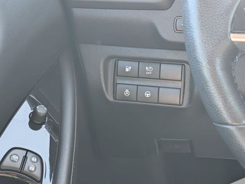 Used 2019 Nissan Leaf SL w/ SL Technology Package FWD image 14