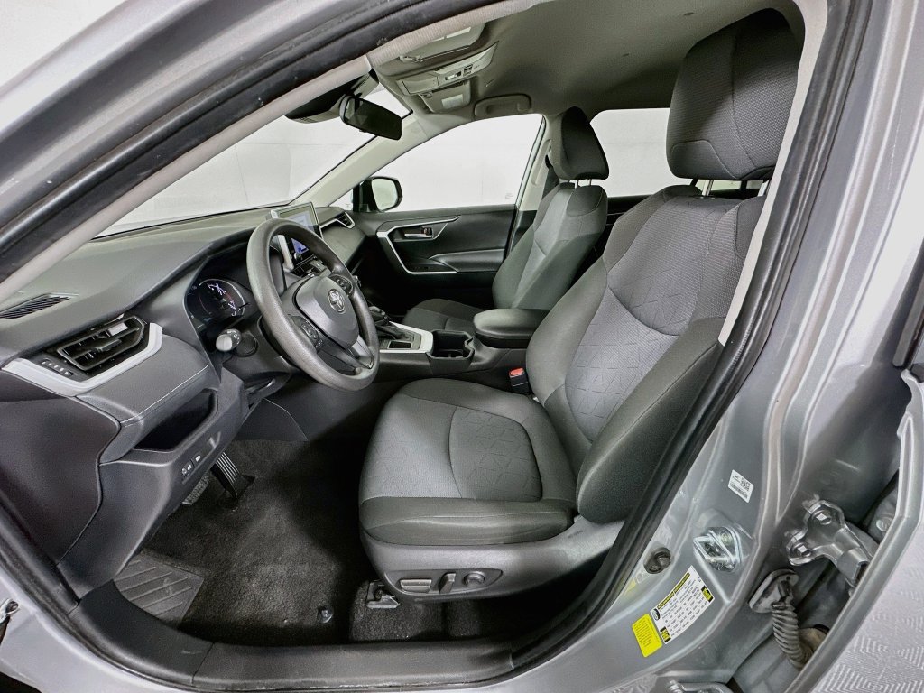 Certified 2025 Toyota RAV4 XLE FWD image 21